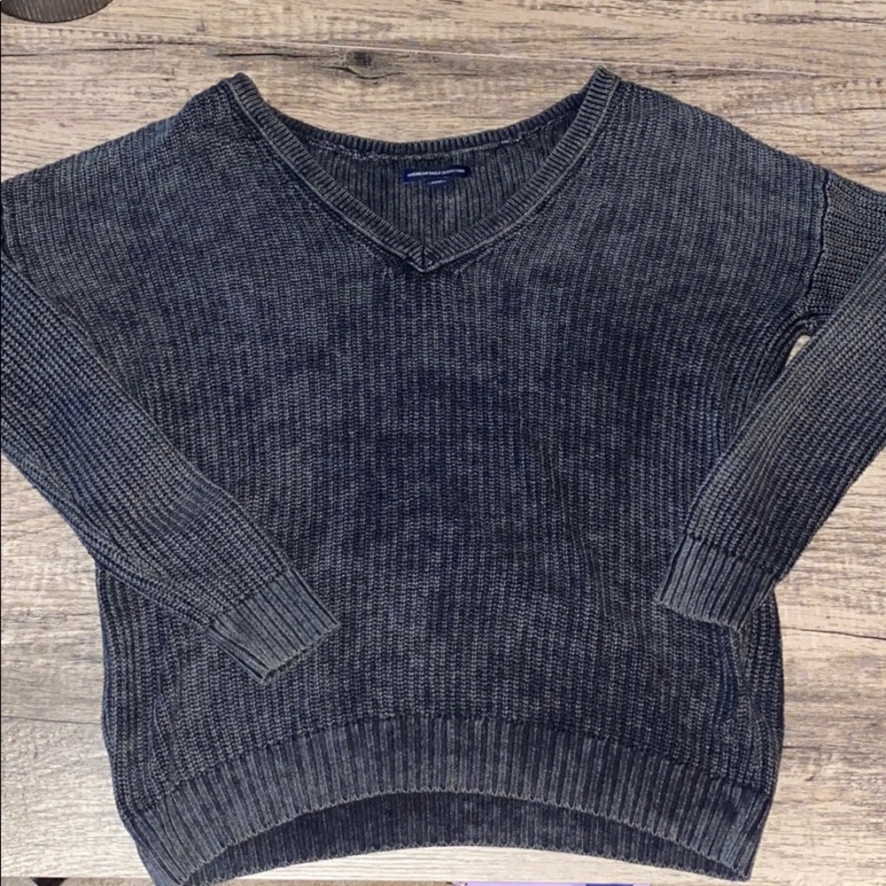 American Eagle v neck Sweater